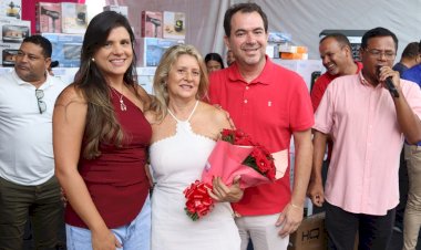 Com premiações e muita emoção, Festa das Mães  lota praça em Novo Lino