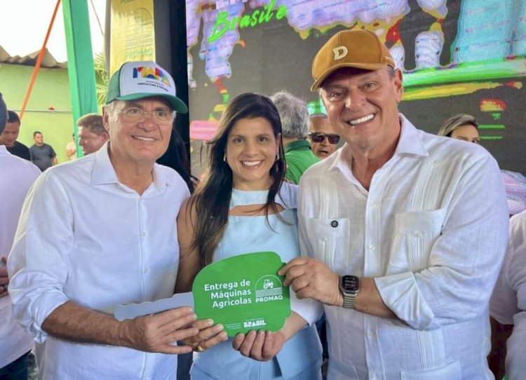 Prefeita Marcela Gomes recebe nova retroescavadeira para fortalecer o setor agrícola de Novo Lino